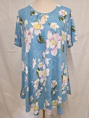 Monnuro Pastel Floral Keyhole Top - Size 2X
